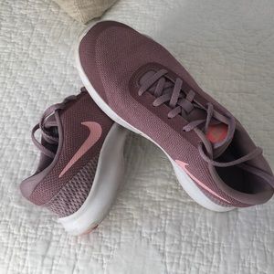 Nike Flex Sneakers
